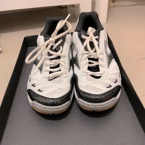 Wave rally 5 volleyball sneakers